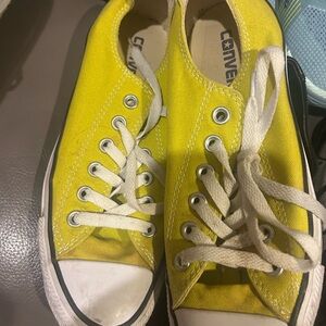 Converse Tennis Shoes